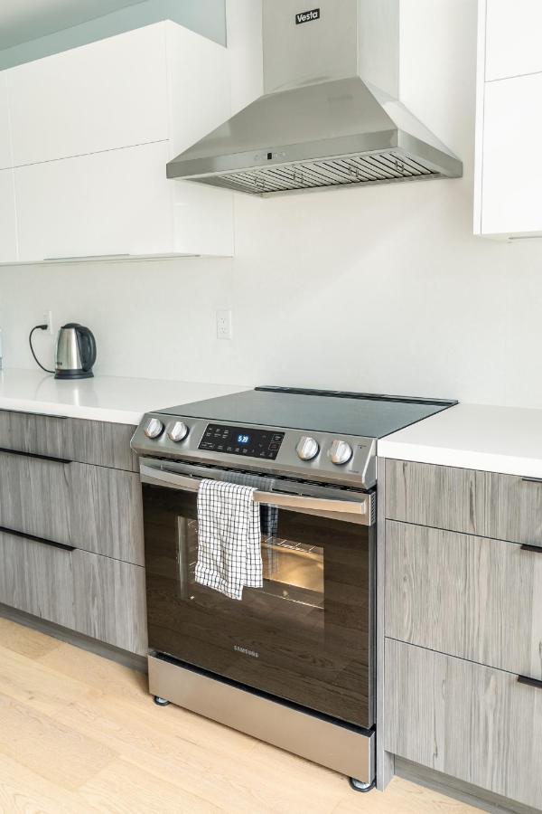 Fancy Downtown House With Hot Tub & Bbq By Globalstay تورونتو المظهر الخارجي الصورة