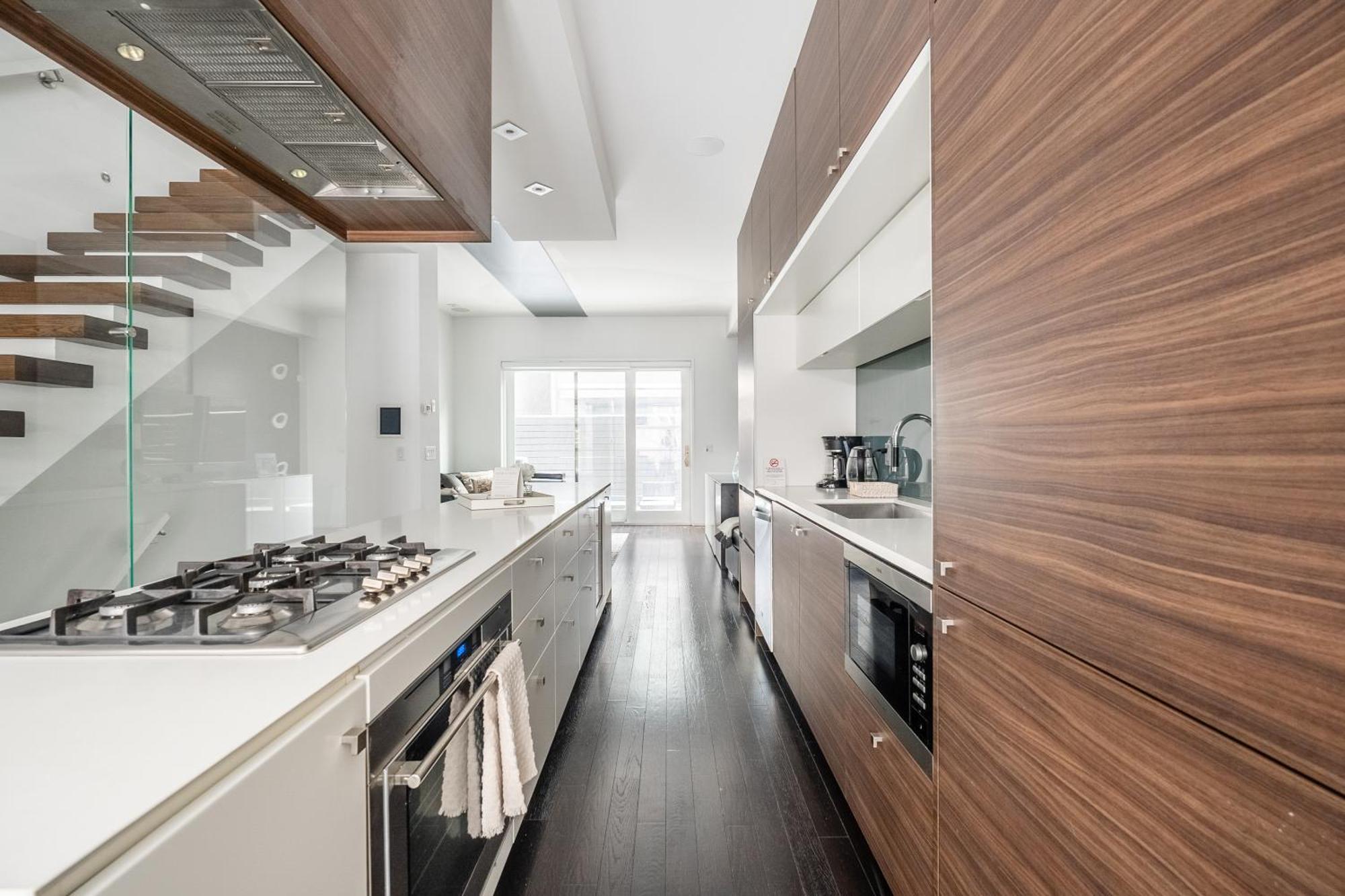 Fancy Downtown House With Hot Tub & Bbq By Globalstay تورونتو المظهر الخارجي الصورة